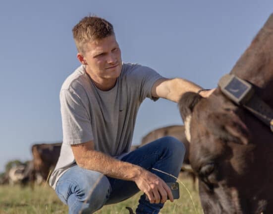 Halter, a technology company specializing in virtual fencing and cattle management, has raised $100 million in a Series D funding round, resulting in a company valuation of $1 billion.