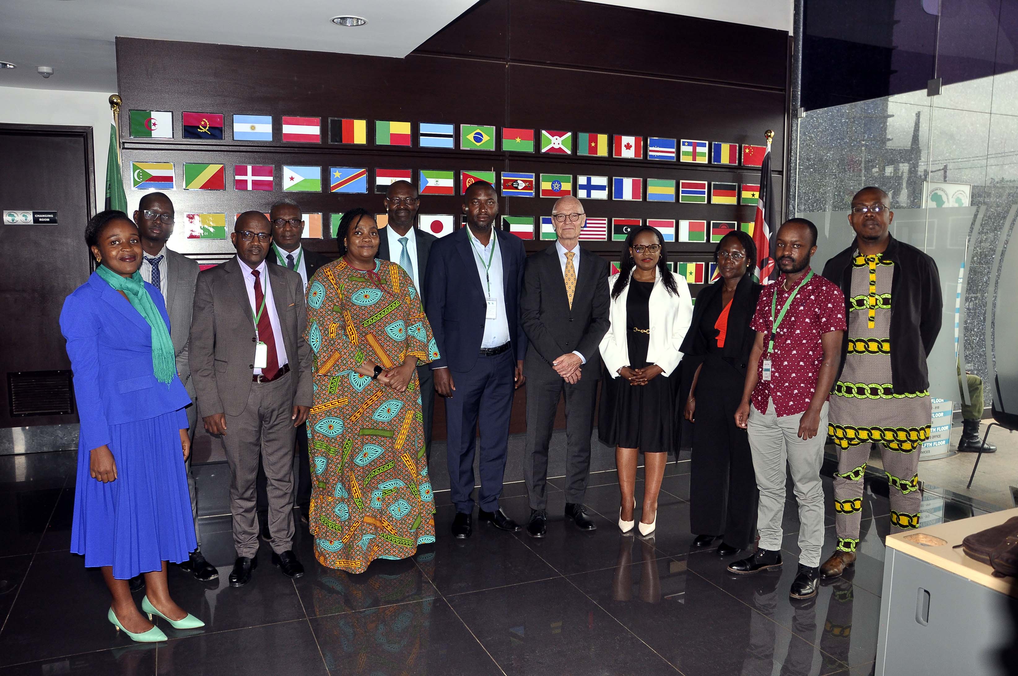 The Africa Fertilizer Financing Mechanism has initiated a project to deliver approximately 8,000 tons of fertilizers to 100,000 Kenyan smallholder farmers to enhance food security and farmer incomes.