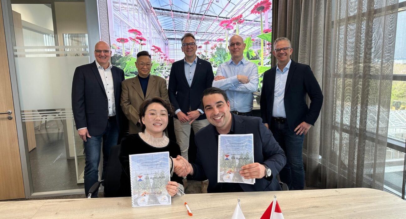 Bom Group and HX Agriculture have signed a long-term cooperation agreement to build multiple HX AGF greenhouses across China.