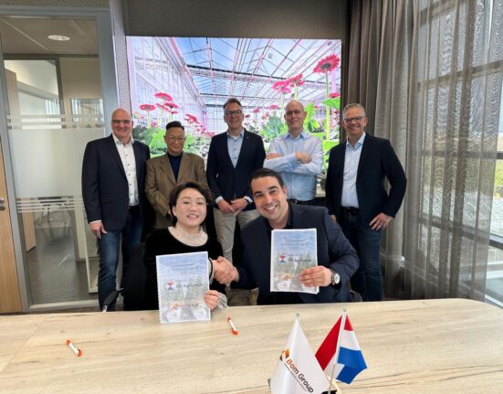 Bom Group and HX Agriculture have signed a long-term cooperation agreement to build multiple HX AGF greenhouses across China.