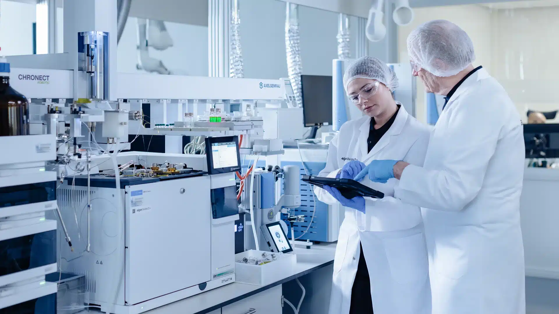 Skytree and Algae Capital have formed a partnership to utilize Direct Air Capture (DAC) technology for sustainable CO₂ supply in algae cultivation.