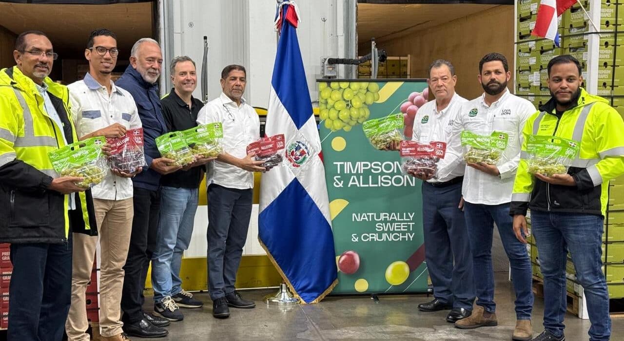 The Dominican Republic exported its first commercial shipment of BLOOM FRESH™ table grapes to the U.S., totaling over 2,800 boxes.