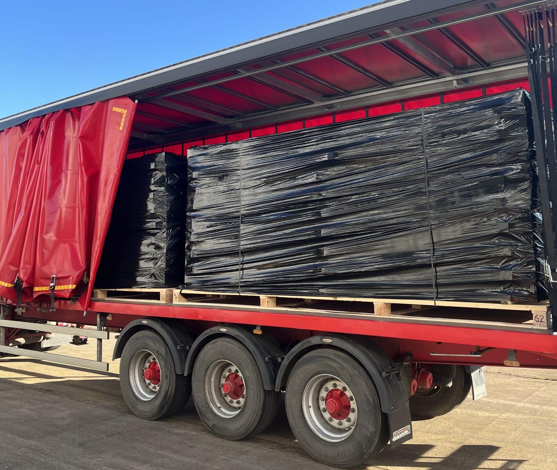 IGS has shipped the first major consignment of Growth Trays with Lights (GTLs) to ReFarm, a core component of its vertical farming towers.