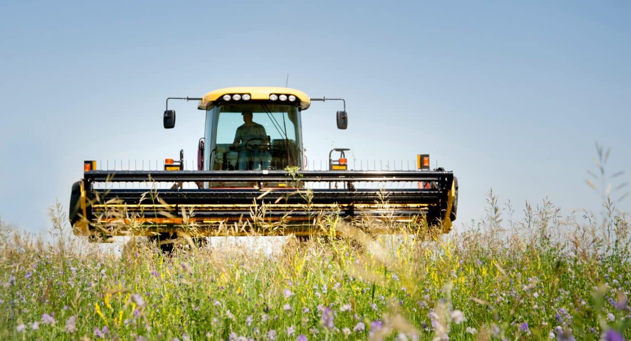 North Dakota HB 1318 aligns state pesticide labels with EPA regulations, enhancing legal clarity for farmers and manufacturers.