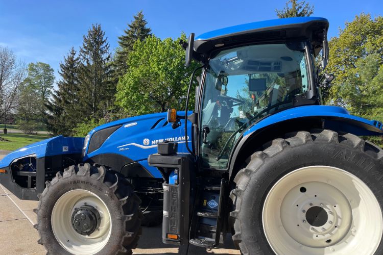 MSU’s College of Agriculture and Natural Resources (CANR) gains access to the New Holland T6.180 Methane tractor through a partnership with CNH.