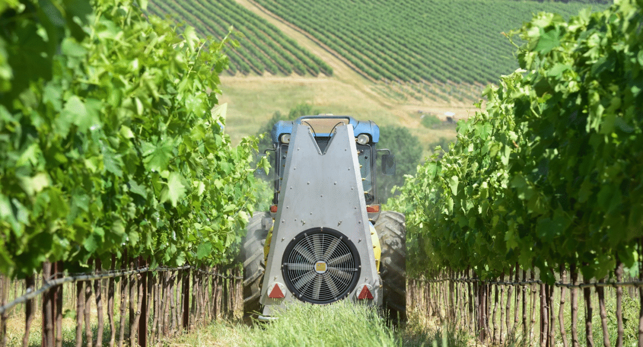 Fieldin and ARAG have partnered to deliver advanced spraying solutions designed specifically for growers of permanent crops.