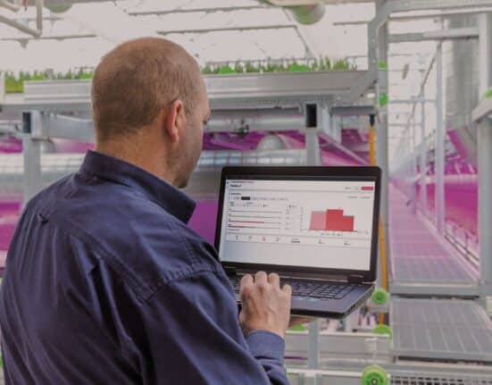 Signify introduces the upgraded Philips GrowWise control, enabling remote, multi-site lighting management for greenhouse operations.
