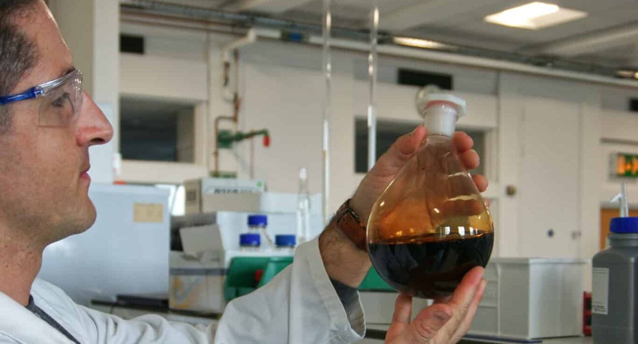 CDotBio, a biotechnology company spun out from the University of Bristol, has been awarded the £25,000 Armourers & Brasiers Venture Prize to advance its carbon nanodot platform for agricultural applications