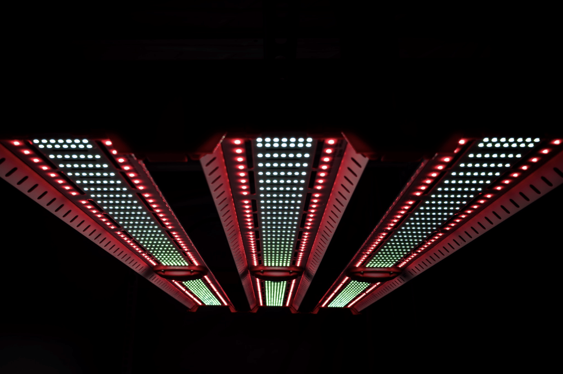 JumpLights introduces the ETS MAX line of over-canopy horticultural lights for greenhouses and indoor growing.