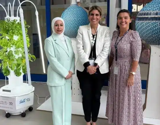 Kuwait Financial Centre “Markaz” is sponsoring a vertical farming initiative at The English School (TES) as part of its corporate social responsibility (CSR) strategy.