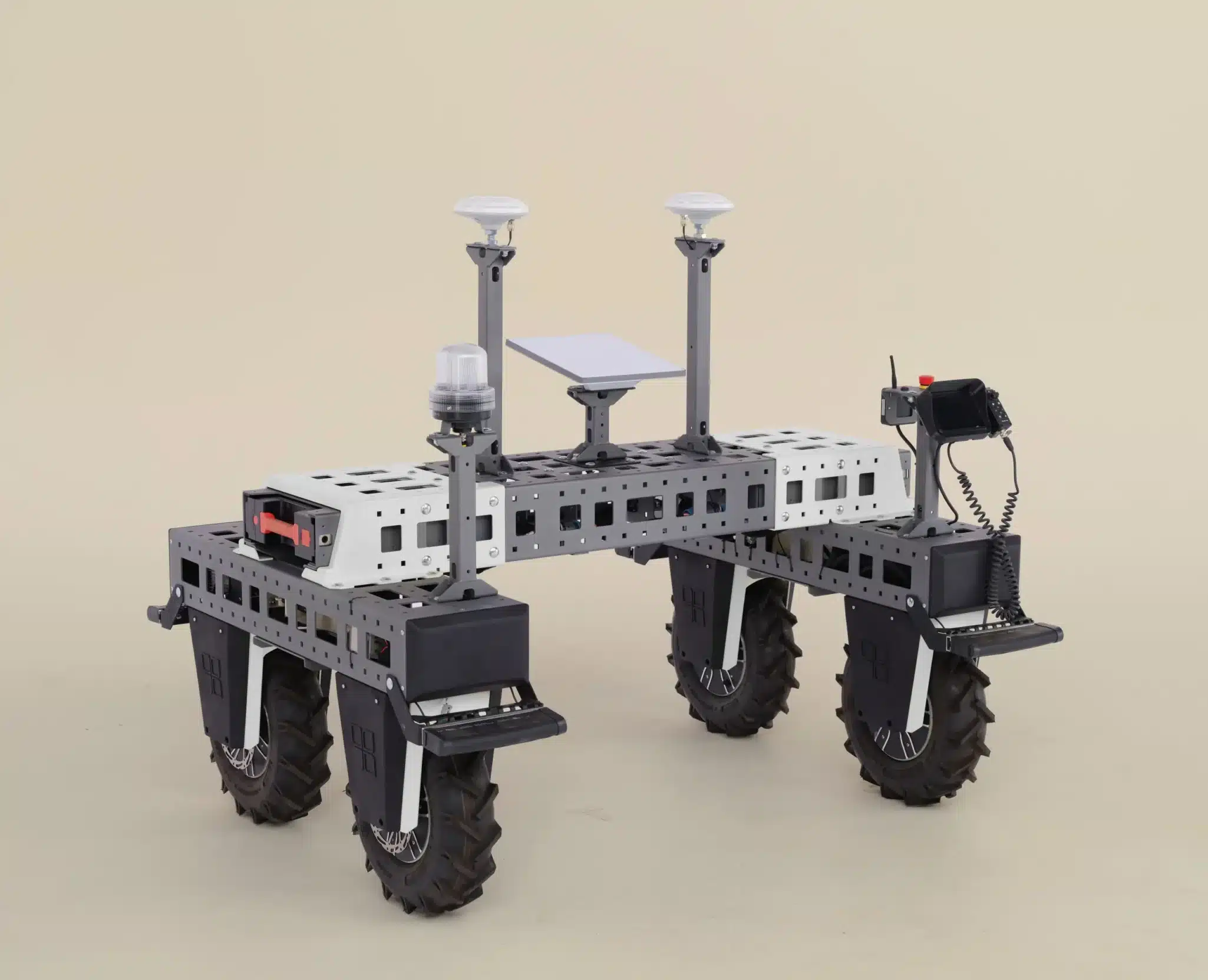 Bonsai Robotics introduced its new Amiga lineup—Amiga Flex, Amiga Trax, and Amiga Max—marking its first integrated release since acquiring farm-ng in July 2025.
