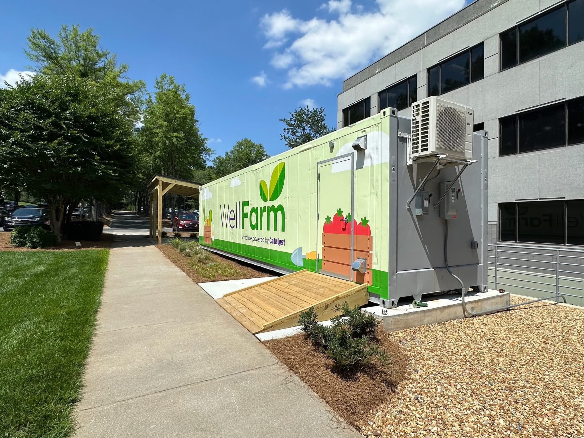 Explore the food as medicine approach in healthcare through vertical farming. Discover its benefits for patient nutrition and recovery.