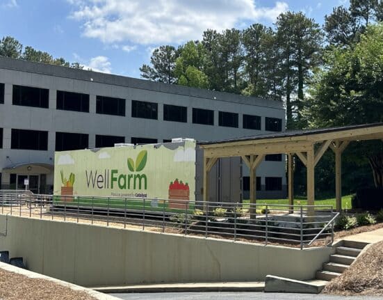 Explore how container farms for healthcare improve patient nutrition and support community wellness in hospitals. Wellstar Hospital in Georgia operates an onsite container farm called "WellFarm" through a partnership with FarmBox Foods.