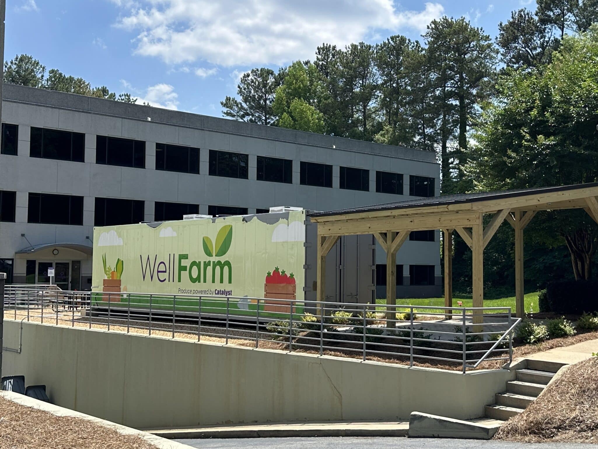 Explore how container farms for healthcare improve patient nutrition and support community wellness in hospitals. Wellstar Hospital in Georgia operates an onsite container farm called "WellFarm" through a partnership with FarmBox Foods.