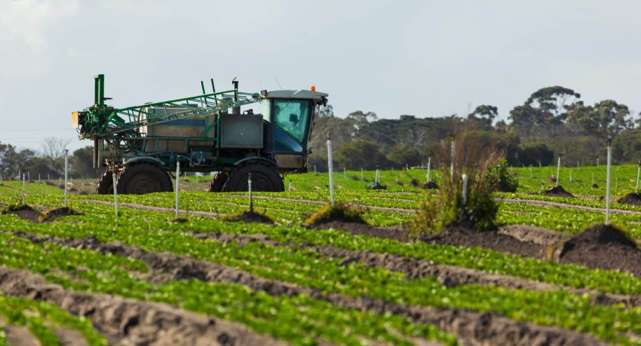 Sabanto expands into Australia with OneAg and Vantage NSW, offering retrofit autonomy kits that transform tractors into autonomous machines.