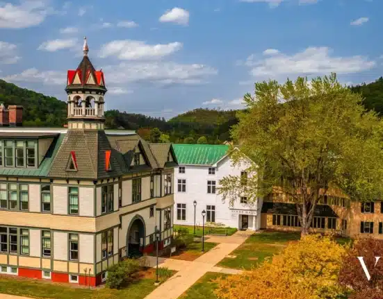 The Center for Agriculture and Food Systems (CAFS) at Vermont Law and Graduate School has unveiled a new publication, “Urban Agriculture and Innovative Production: A Guide to Local Policy”, designed to help city governments, farmers, and community organizations navigate the complex policy environment surrounding urban food production in the U.S.