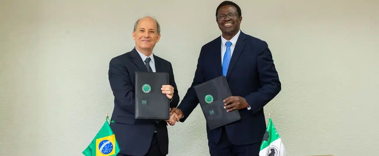 The African Development Bank Group and the Brazilian Cooperation Agency have signed a Memorandum of Understanding in Abidjan to expand strategic cooperation across food systems, job creation, climate resilience, health systems, and private sector development in Africa. The agreement was signed on 12 June by Martin Fregene, Officer in Charge of the Vice Presidency for Agriculture, Human and Social Development, on behalf of the Bank Group, and by Paulo de Souza Amado, Chargé d'Affaires of the Embassy of Brazil in Côte d'Ivoire, on behalf of the Brazilian Cooperation Agency.