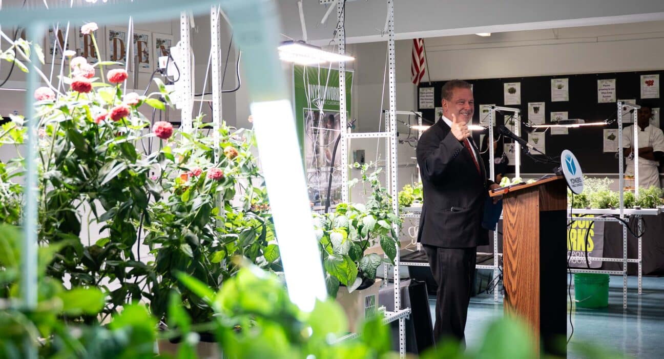 NY Sun Works celebrated Earth Day with the opening of a state-of-the-art Hydroponic Classroom at Lincoln High School in Yonkers, New York.