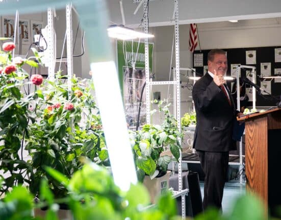 NY Sun Works celebrated Earth Day with the opening of a state-of-the-art Hydroponic Classroom at Lincoln High School in Yonkers, New York.